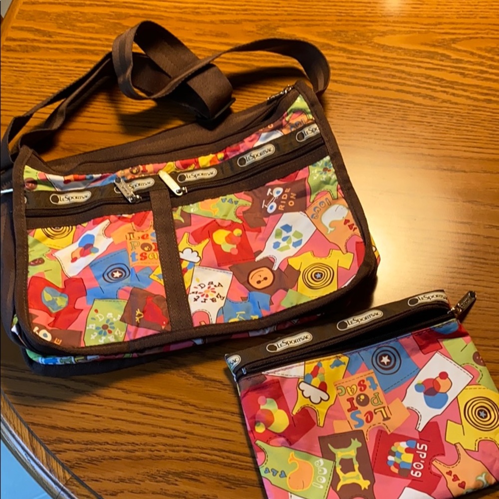 Like New Lesportsac Everyday Bag